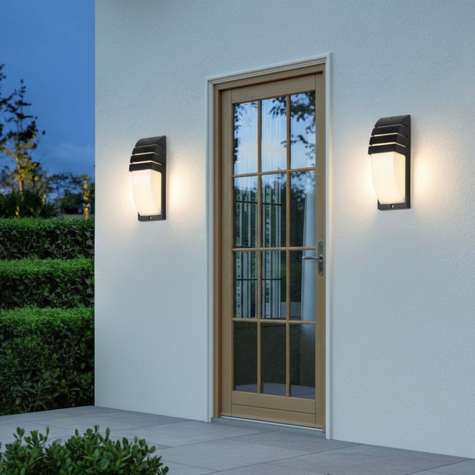 LED Udendørslampe – Mat Sort, Moderne Design til Terrasse og Indgang