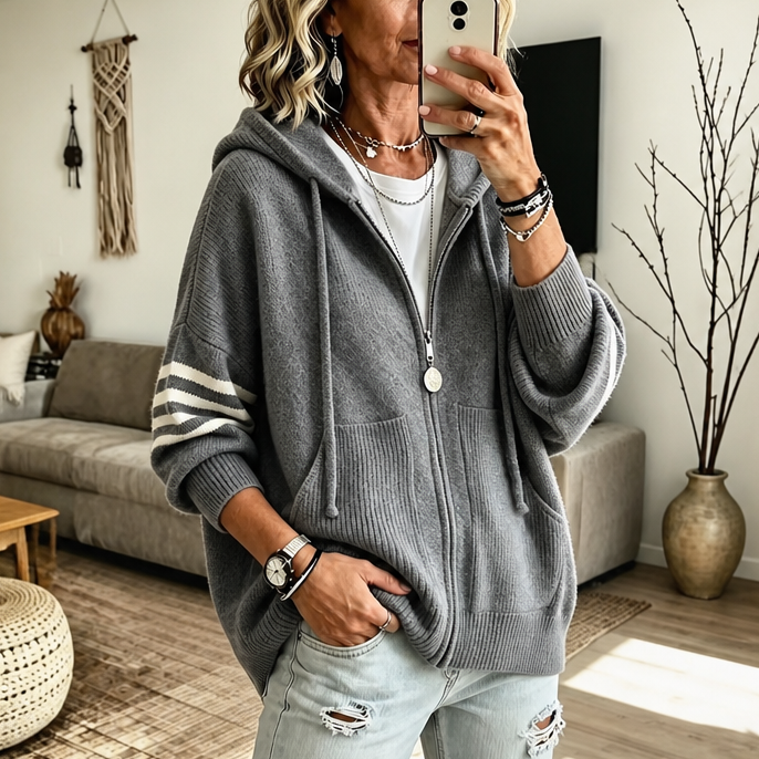 Dame Hoodie med Lynlås – Strikket Drop-Shoulder og Stribede Ærmer
