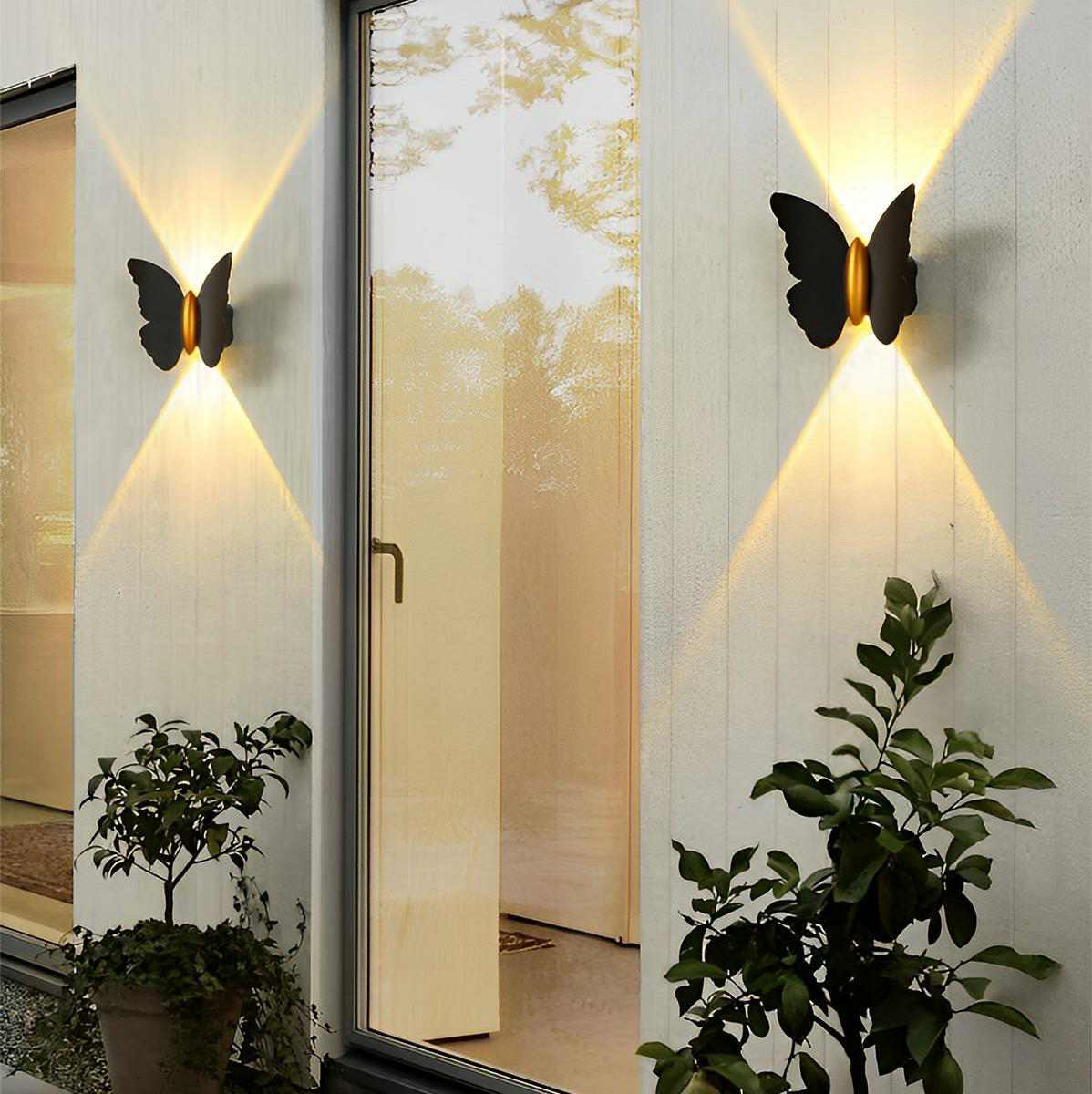 Outdoor Wall Sconce – Aluminum, Minimalist Design in Black or White for the Garden or Patio Lighting